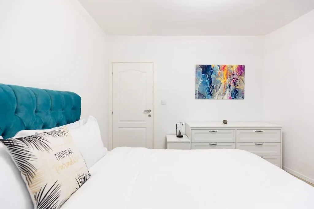 Modern 2Br Apt In The City Center Apartment Bucharest